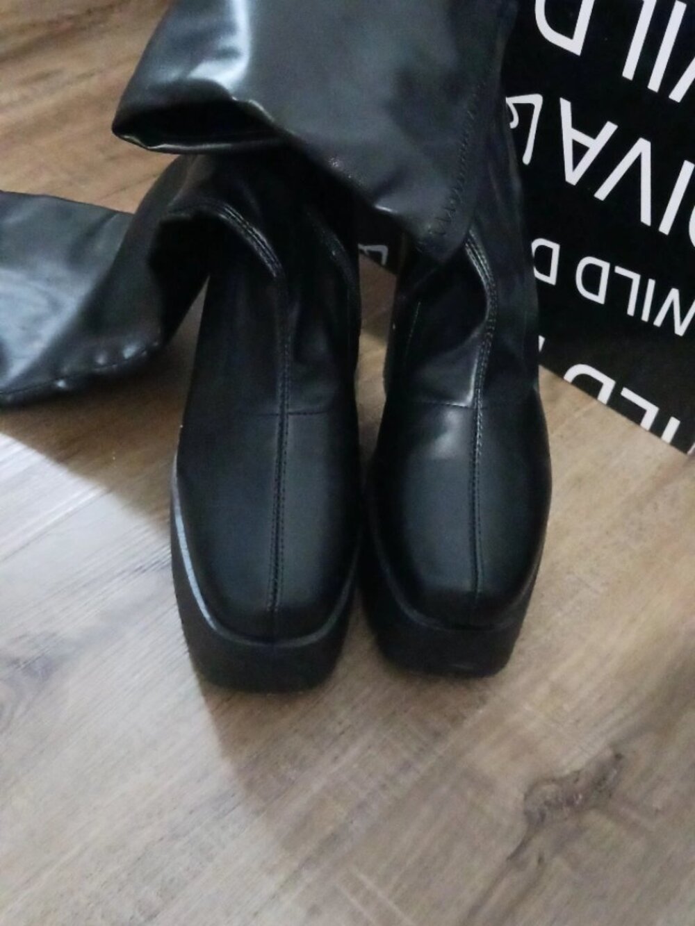 Knee high boots - Picture 2 of 6